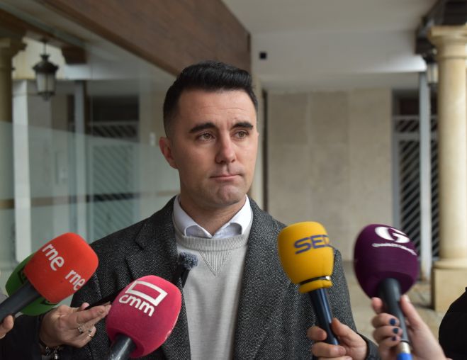 El PSOE responsabiliza a Guarinos de hacer  “fracasar el contrato de autobuses por su mala gestión”, dejando un año más a la ciudad con un servicio en precario