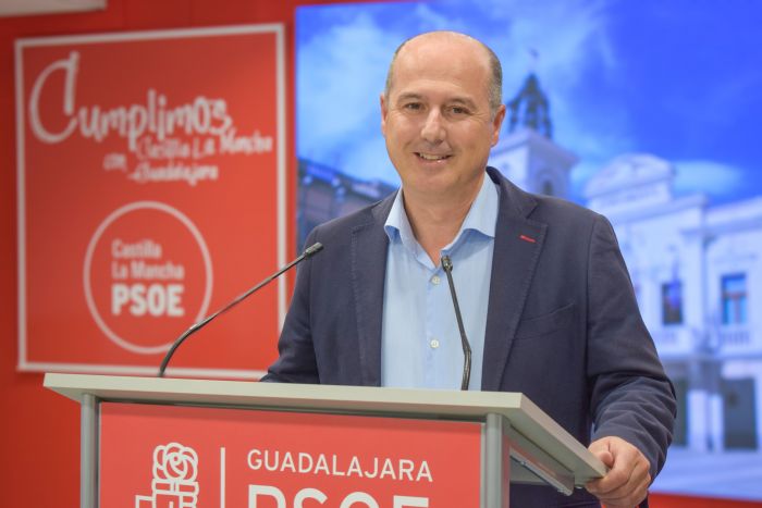 Alberto Rojo, a Guarinos: "Es momento de bajar los impuestos a las familias"