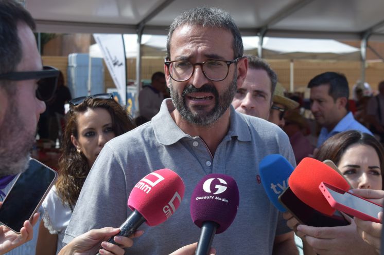 Gutiérrez exige la dimisión de Guarinos una vez que Toledo ha iniciado los trámites para construir la Ciudad del Cine que rechazó para Guadalajara