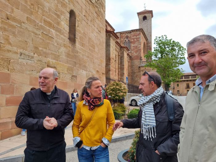 Bellido celebra en la Marcha Procesional de Barbatona que “Sigüenza y la Sierra Norte están de moda”
