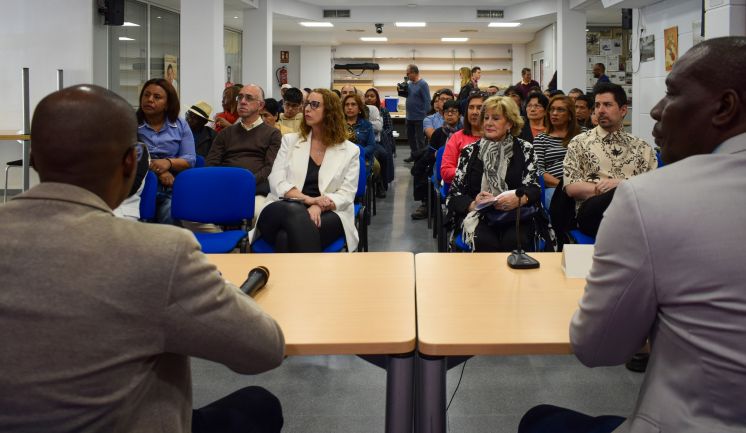 PSOE Guadalajara celebra una charla-coloquio para informar, analizar y profundizar sobre la reforma del Reglamento de la Ley de Extranjería