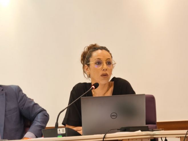 El PSOE denuncia que Guarinos lleva pagando tarde más de 5 millones de euros de facturas sin contrato, poniendo en riesgo los servicios municipales