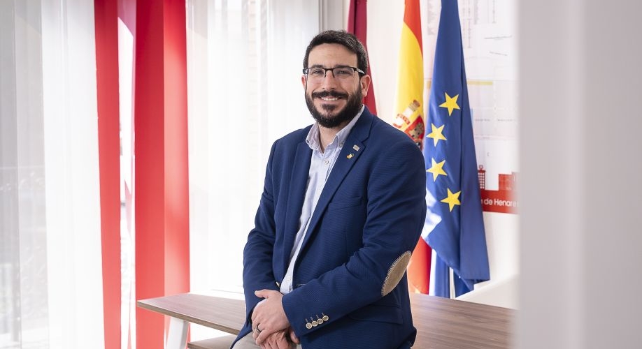 Miguel Óscar Aparicio anuncia que no encabezará la candidatura del PSOE a la Alcaldía de Azuqueca...