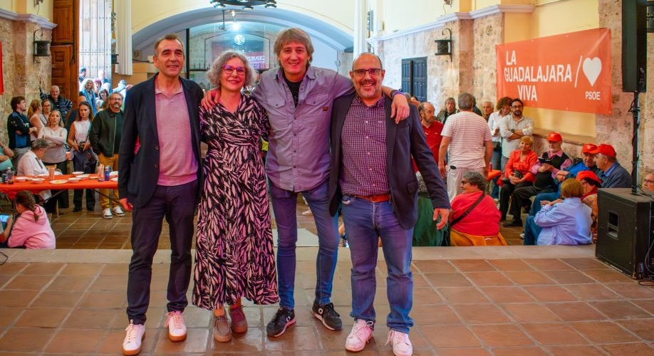 PSOE Guadalajara celebra el ‘Día de la Rosa’ reivindicando  su “doble militancia con el partido y...